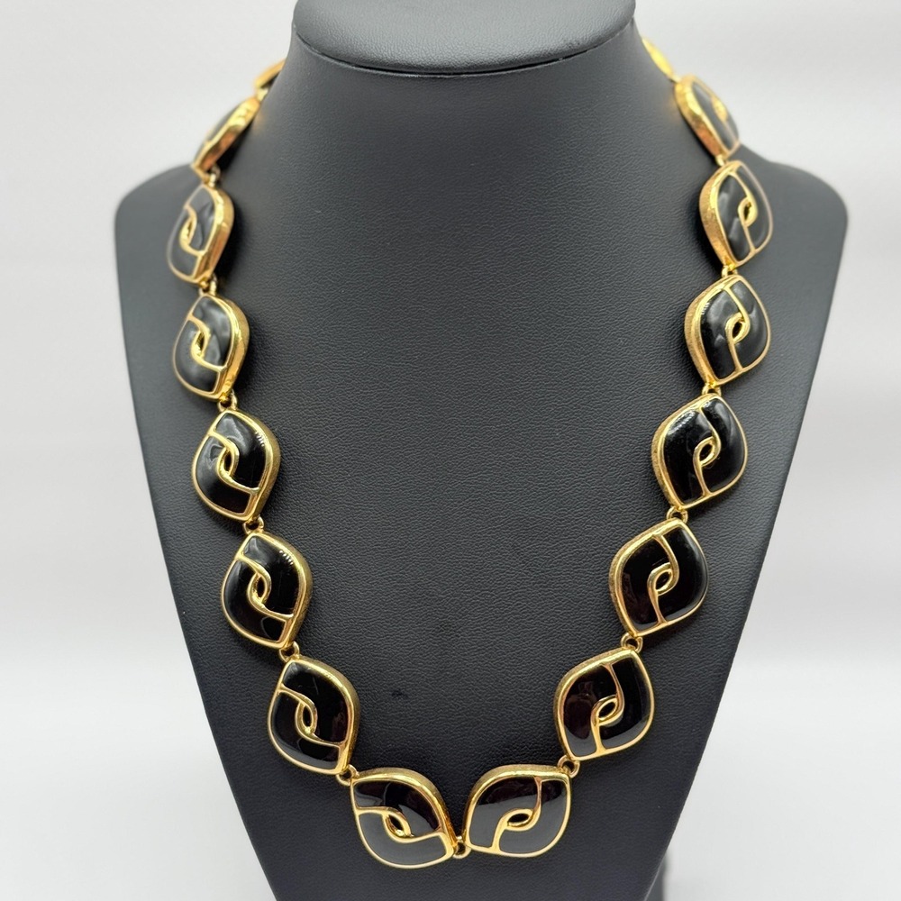 Vintage 16" Chunky Black Enamel Interlocking Knot‎ Chain Gold Tone Necklace